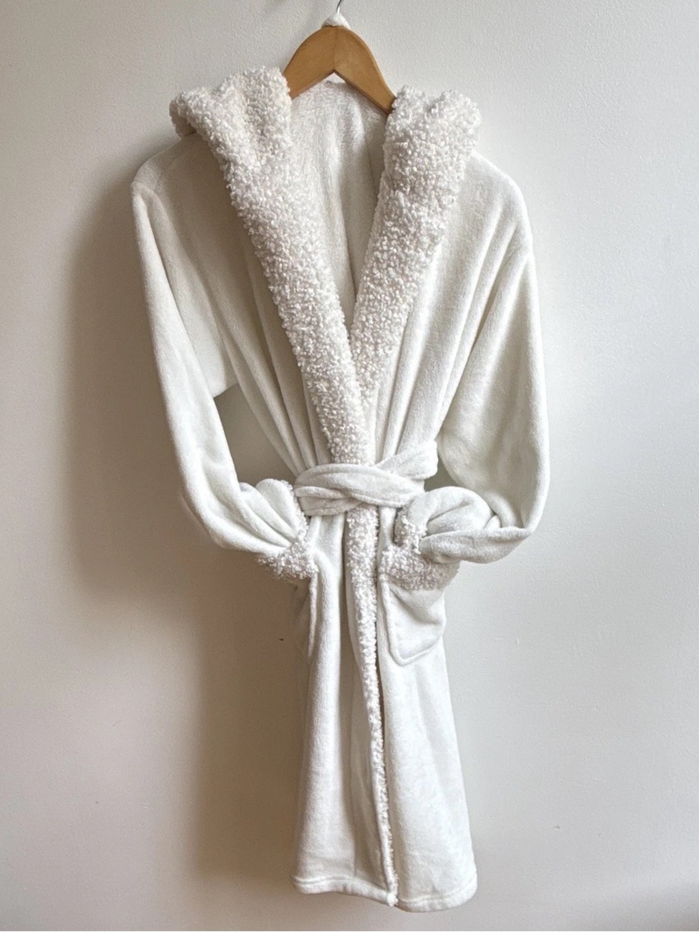 Pottery Barn Cream Plush Sherpa-Lined Robe